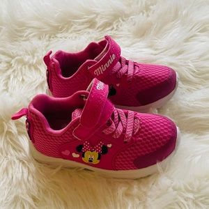 Minnie Mouse size 8 shoes